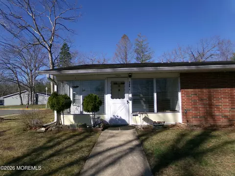 300 W Malvern Ct # A, Lakewood, NJ 08701