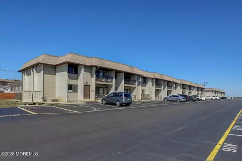 330 Shore Dr #E2, Highlands, NJ 07732