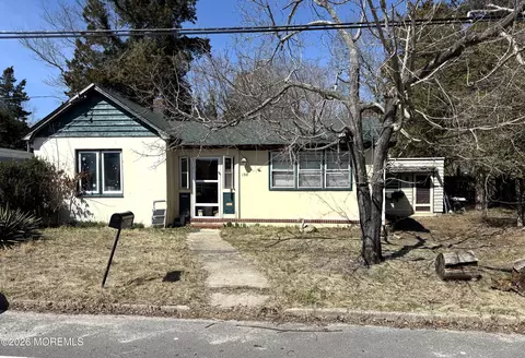 198 Mill St, West Creek, NJ 08092