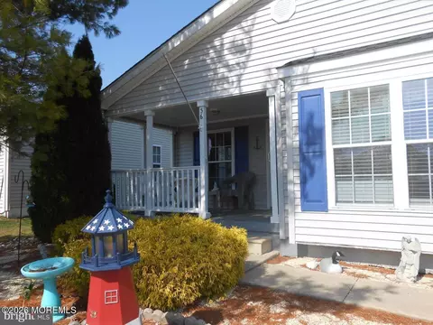 36 Fort Lee Dr, Manahawkin, NJ 08050