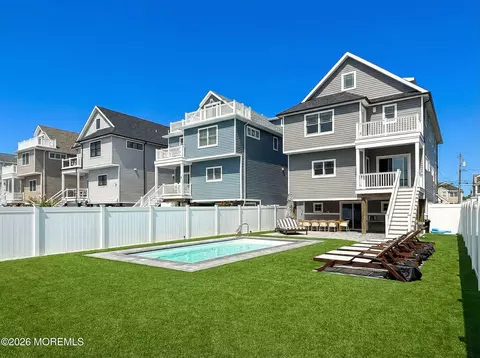 119 2nd Ave, Lavallette, NJ 08735