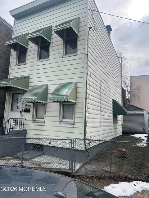 22 Woodland Ave, Jersey City, NJ 07305