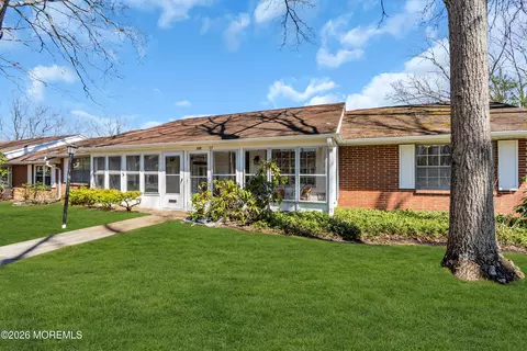 62 Buckingham Dr # F, Lakewood, NJ 08701
