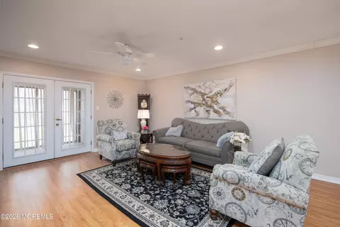 48 Wild Turkey Way #B, Manalapan, NJ 07726