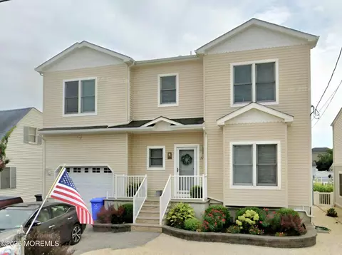 37 Frank Dr, Manahawkin, NJ 08050