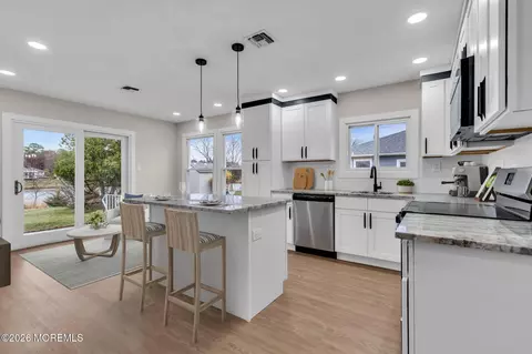 186 Harrington Dr N, Toms River, NJ 08757