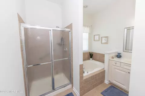 Bath - 22 Eagleswood Dr, Waretown, NJ 08758 photo 3 of 4