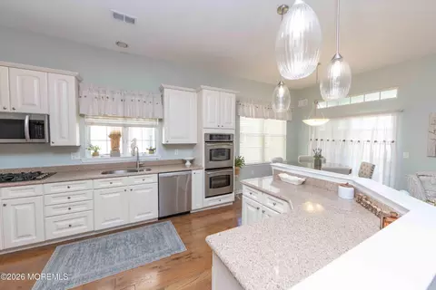 Kitchen - 22 Eagleswood Dr, Waretown, NJ 08758 photo 2 of 6