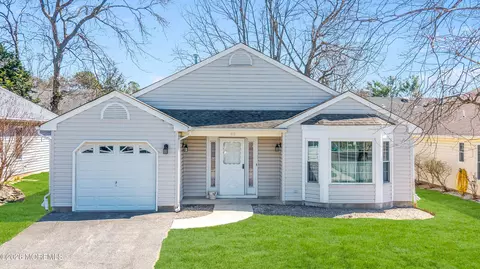 111 Brushy Neck Dr, Brick, NJ 08724