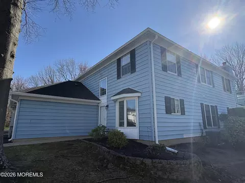 902 Buckingham Cir, Middletown, NJ 07748