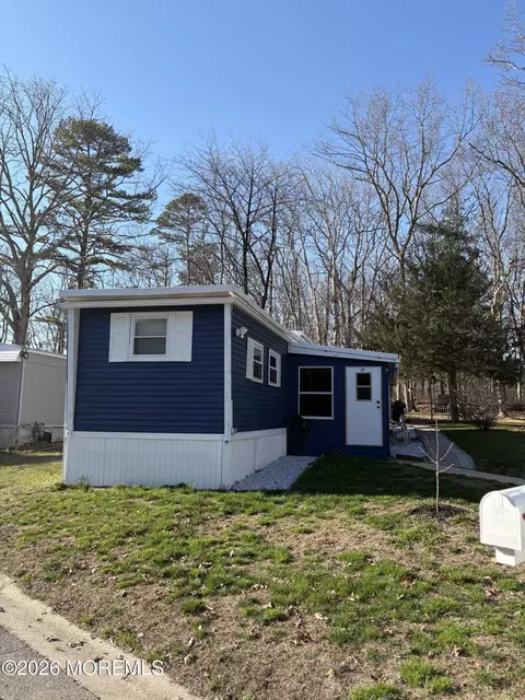 17 Roberts Rd, Toms River, NJ 08755