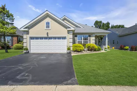 40 Bunker Hill Dr, Allentown, NJ 08501