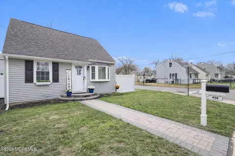 458 S Laurel Ave, Keansburg, NJ 07734