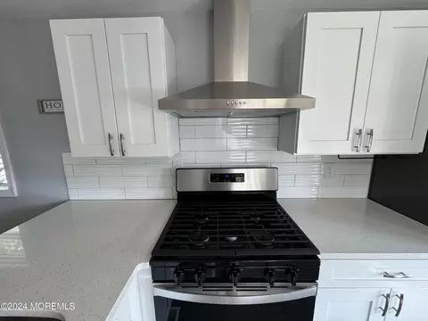 Kitchen - 422 4th St, Jackson, NJ 08527 photo 5 of 5