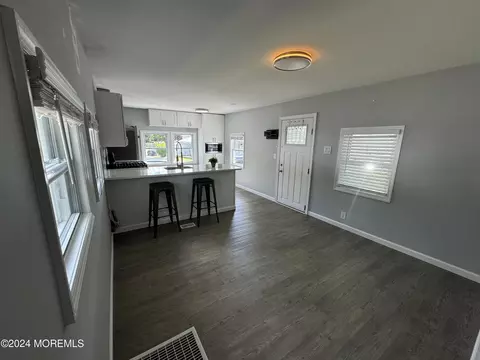 Living - 422 4th St, Jackson, NJ 08527 photo 1 of 1