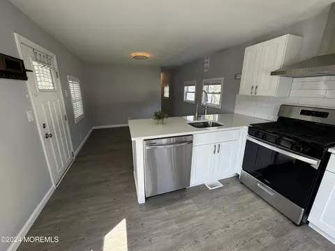 Kitchen - 422 4th St, Jackson, NJ 08527 photo 3 of 5
