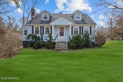 51 Smith St, Howell, NJ 07731