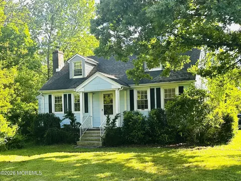 51 Smith St, Howell, NJ 07731