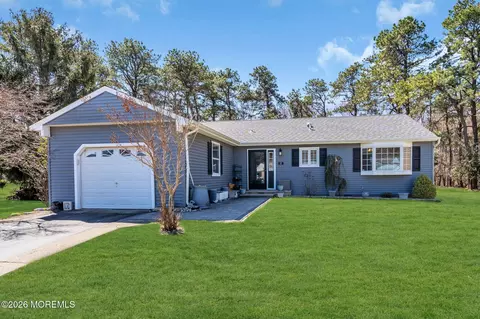 57 Santiago Ct, Toms River, NJ 08757