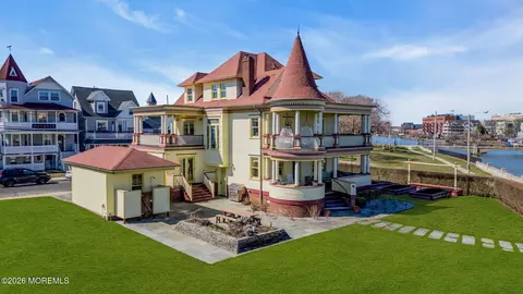 26 Lake Ave, Ocean Grove, NJ 07756