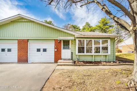 86 B Yorktowne Pkwy #B, Whiting, NJ 08759