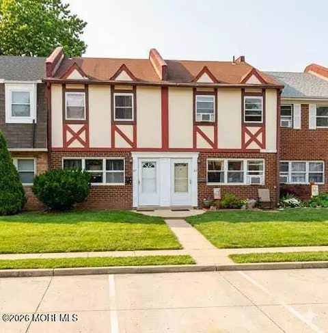 65 Briar Mills Dr, Brick, NJ 08724