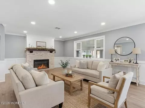 70 Innsbruck Dr, Toms River, NJ 08757