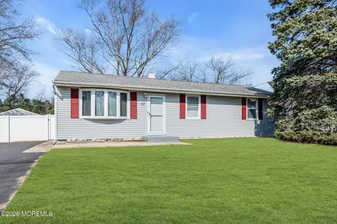 47 Western Dr, Howell, NJ 07731