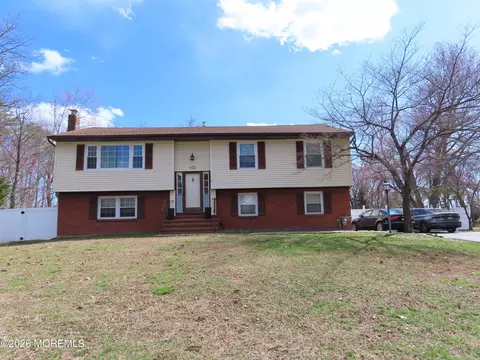 432 Grant Ave, Eatontown, NJ 07724
