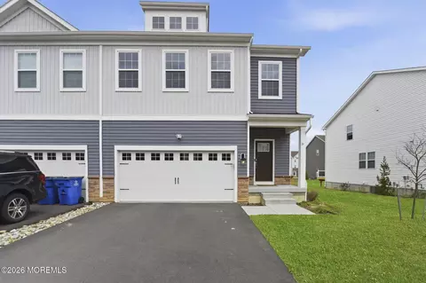 14 Barnegat Ln, Jackson, NJ 08527