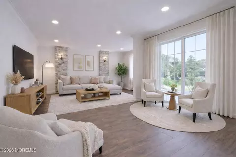 28 Rothwell Dr, Monroe, NJ 08831