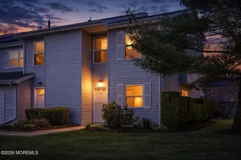 2 Vincent Ct, Little Egg Harbor, NJ 08087