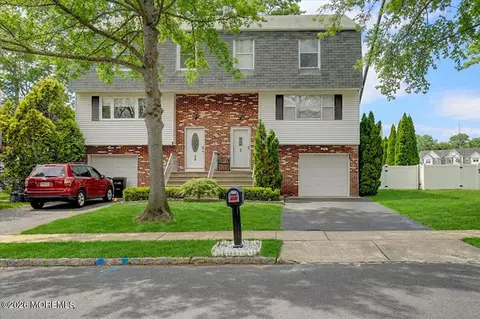 30 Dortmunder Dr, Manalapan, NJ 07726