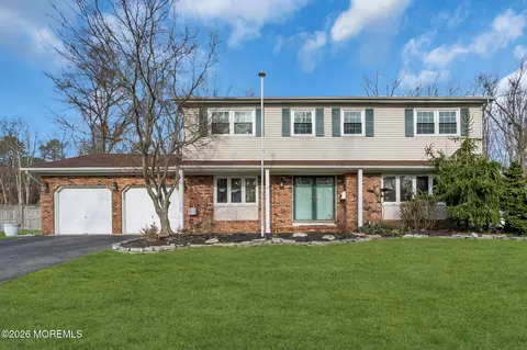 14 Pepperridge Rd, Howell, NJ 07731