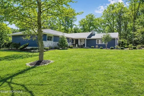 12 Crest Dr, Colts Neck, NJ 07722