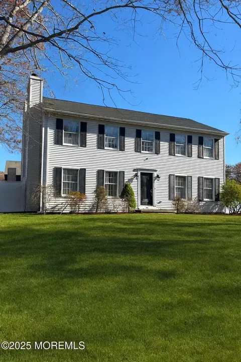 109 Foxhollow Dr, Lanoka Harbor, NJ 08734