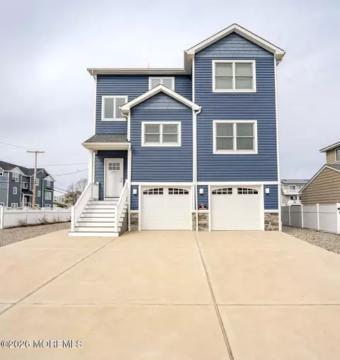 1201 Niihau Dr, Forked River, NJ 08731