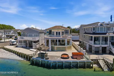 2011 Sunset Ave, Surf City, NJ 08008