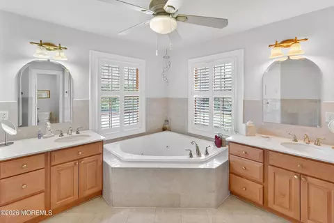 Bath - 617 Oceanview Rd, Brielle, NJ 08730 photo 2 of 6