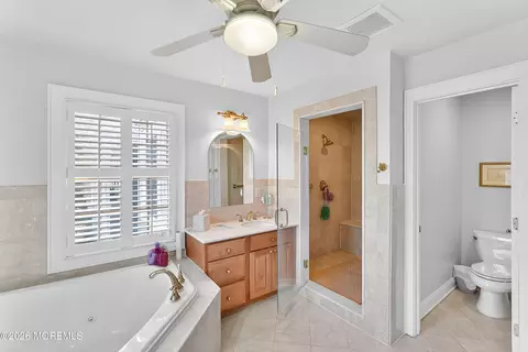 Bath - 617 Oceanview Rd, Brielle, NJ 08730 photo 1 of 6