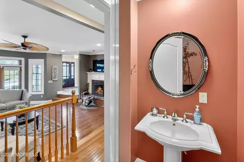 Entry Way - 617 Oceanview Rd, Brielle, NJ 08730 photo 8 of 8