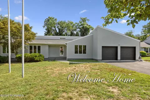 21 High Ridge Rd, Ocean, NJ 07712