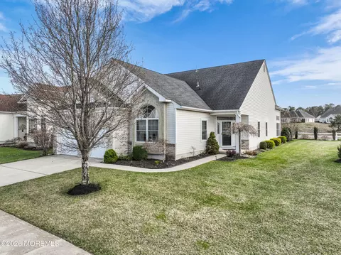 33 Mantoloking Ln, Waretown, NJ 08758