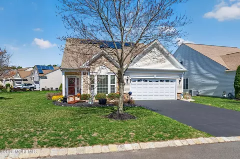 1 Radcliffe Ln, Manchester, NJ 08759