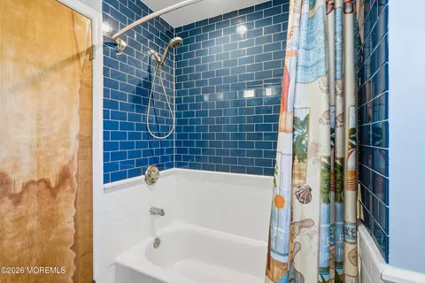 Bath - 514 Avon Rd, Pine Beach, NJ 08741 photo 5 of 6