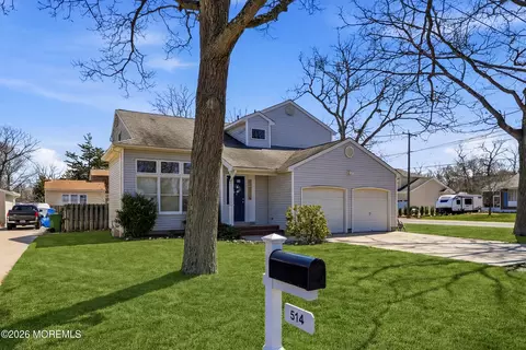 Exterior - 514 Avon Rd, Pine Beach, NJ 08741 photo 2 of 13