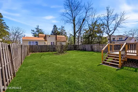 Exterior - 514 Avon Rd, Pine Beach, NJ 08741 photo 8 of 13