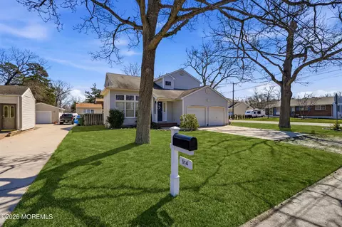 Exterior - 514 Avon Rd, Pine Beach, NJ 08741 photo 10 of 13