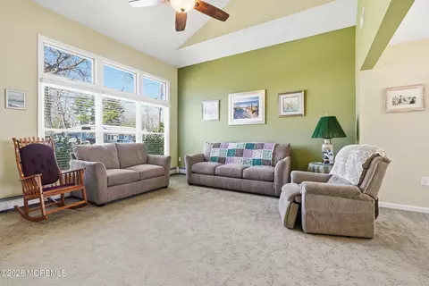 Living - 514 Avon Rd, Pine Beach, NJ 08741 photo 2 of 3