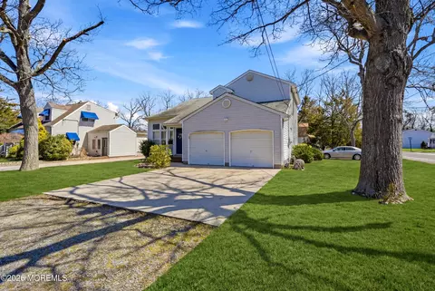 Exterior - 514 Avon Rd, Pine Beach, NJ 08741 photo 11 of 13